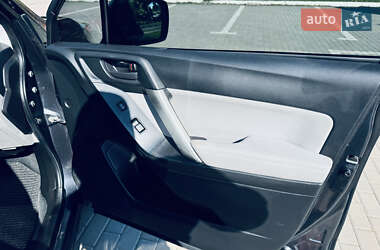 Внедорожник / Кроссовер Subaru Forester 2013 в 