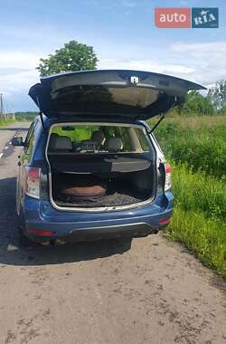 Внедорожник / Кроссовер Subaru Forester 2010 в 