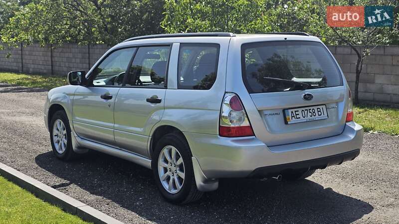 Внедорожник / Кроссовер Subaru Forester 2006 в Каменском