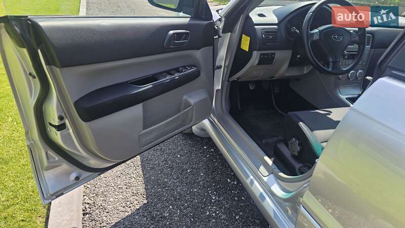 Внедорожник / Кроссовер Subaru Forester 2006 в Каменском