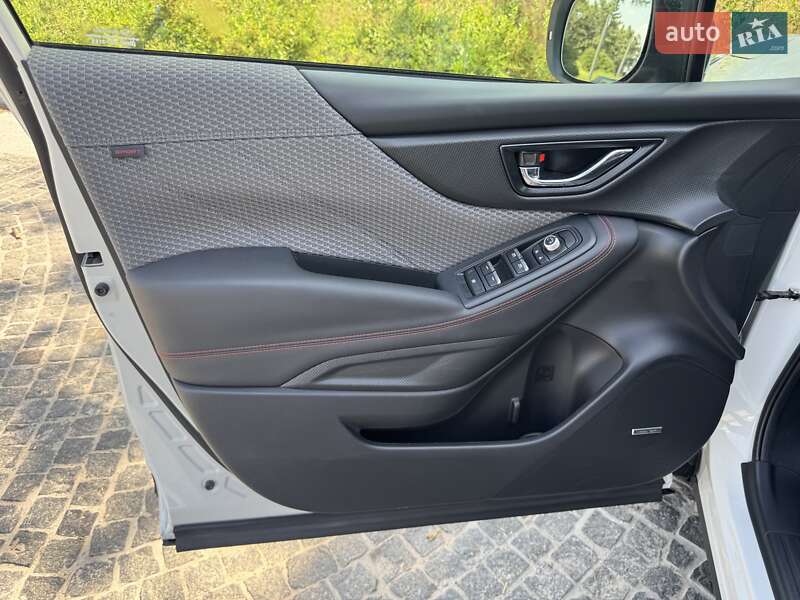 Позашляховик / Кросовер Subaru Forester 2023 в Дніпрі