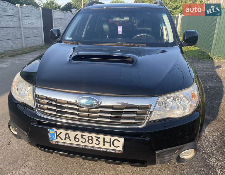 Позашляховик / Кросовер Subaru Forester 2010 в Києві