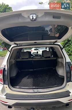 Внедорожник / Кроссовер Subaru Forester 2011 в 