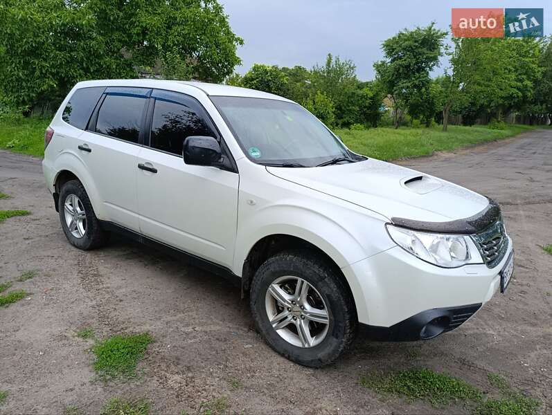 Внедорожник / Кроссовер Subaru Forester 2010 в Конотопе