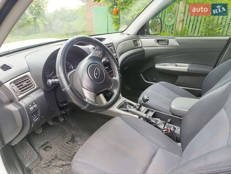 Внедорожник / Кроссовер Subaru Forester 2010 в Конотопе
