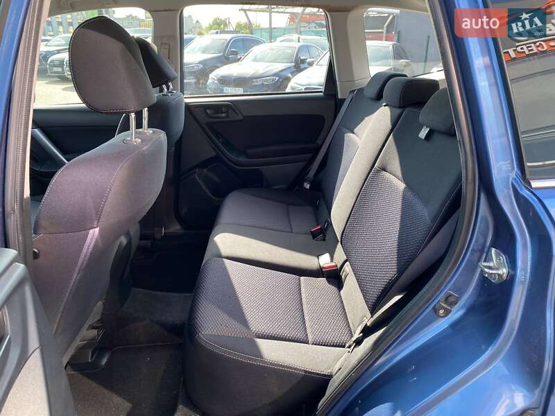 Позашляховик / Кросовер Subaru Forester 2015 в Львові