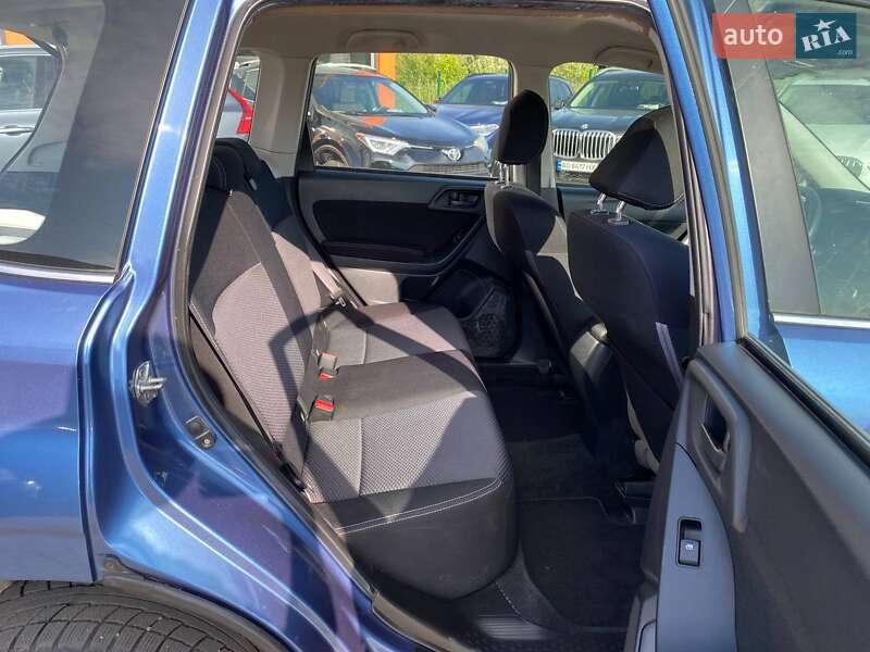 Позашляховик / Кросовер Subaru Forester 2015 в Львові
