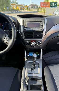 Внедорожник / Кроссовер Subaru Forester 2009 в 