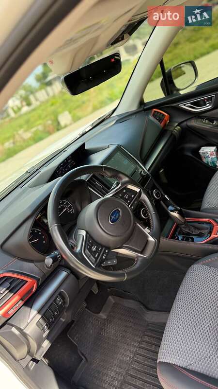 Внедорожник / Кроссовер Subaru Forester 2019 в Днепре