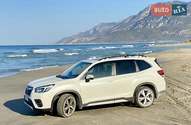 Позашляховик / Кросовер Subaru Forester 2019 в Києві
