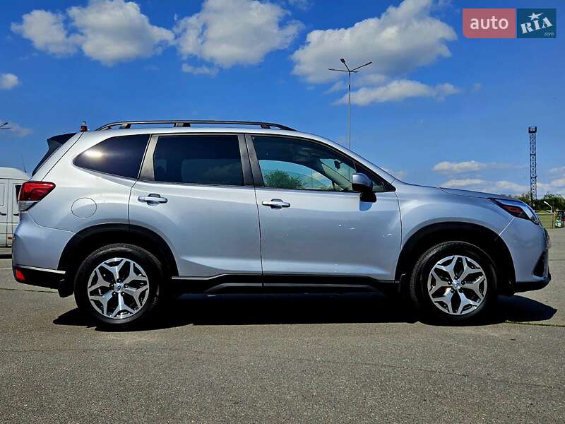 Внедорожник / Кроссовер Subaru Forester 2024 в Днепре
