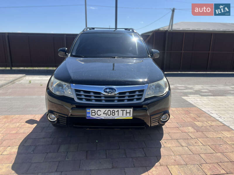 Внедорожник / Кроссовер Subaru Forester 2011 в Львове