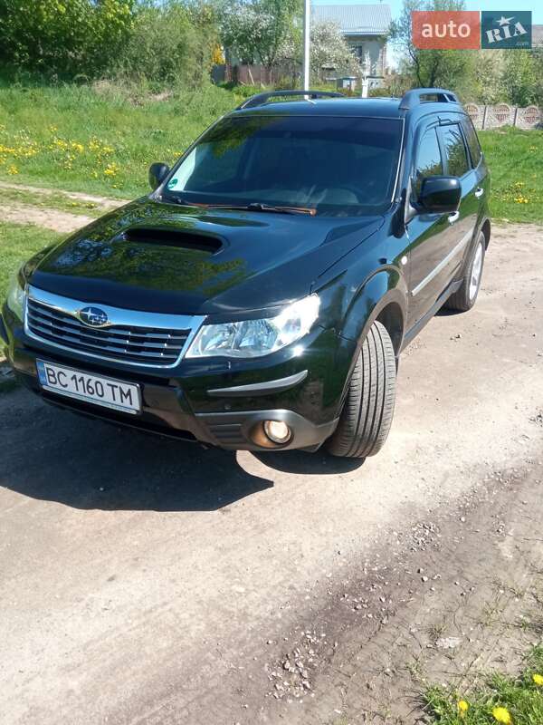 Внедорожник / Кроссовер Subaru Forester 2010 в Львове