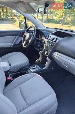 Внедорожник / Кроссовер Subaru Forester 2015 в 