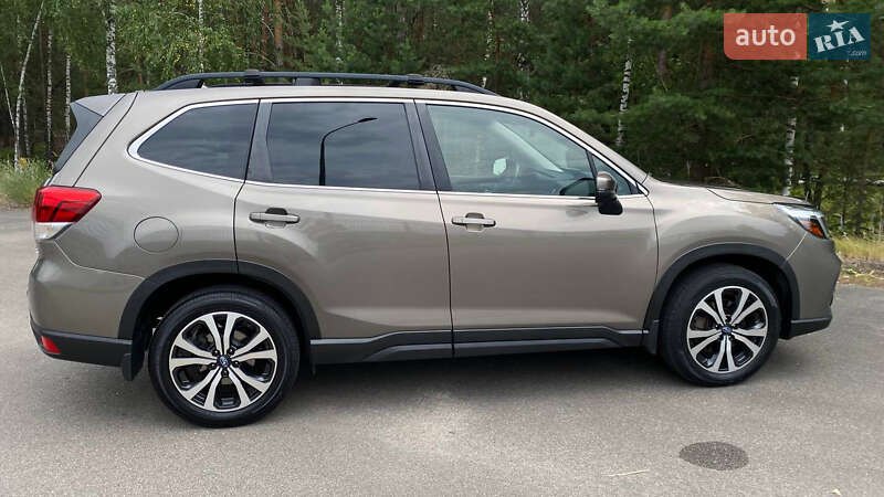 Внедорожник / Кроссовер Subaru Forester 2021 в Киеве