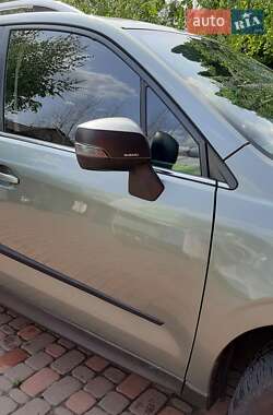 Внедорожник / Кроссовер Subaru Forester 2015 в 