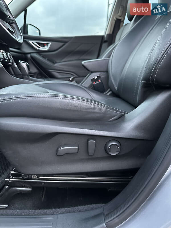Внедорожник / Кроссовер Subaru Forester 2019 в Киеве