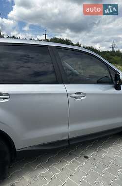 Внедорожник / Кроссовер Subaru Forester 2014 в 