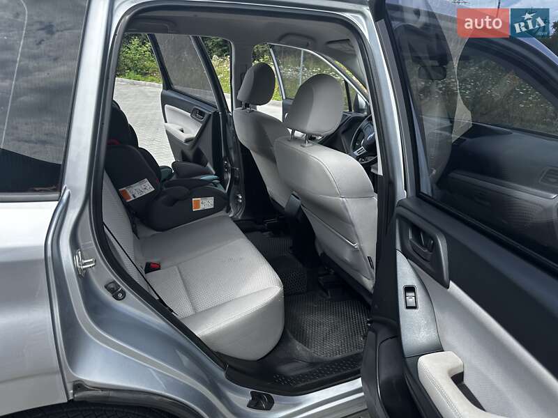 Внедорожник / Кроссовер Subaru Forester 2014 в Ужгороде