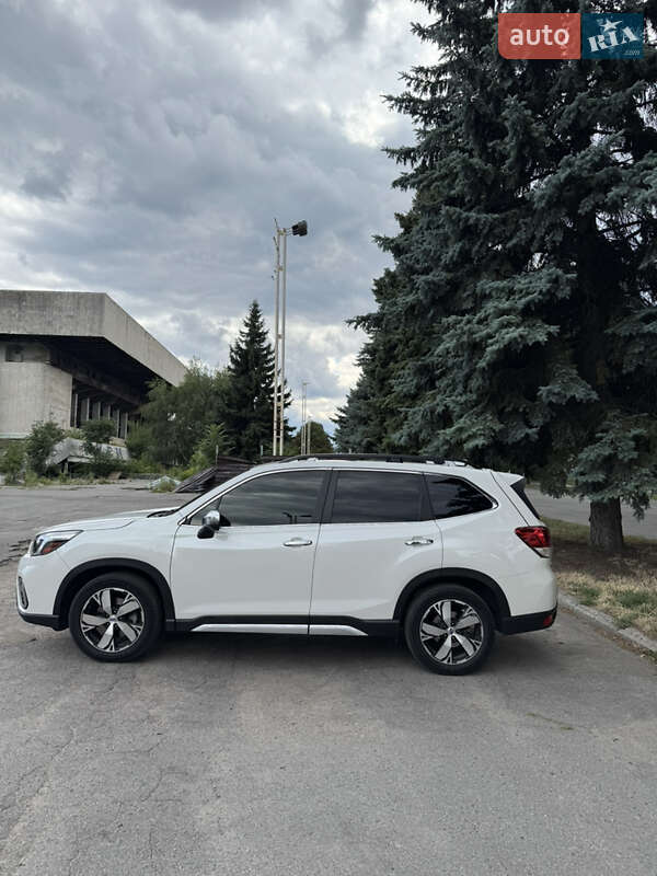 Внедорожник / Кроссовер Subaru Forester 2019 в Днепре