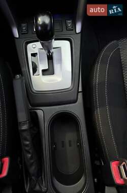 Внедорожник / Кроссовер Subaru Forester 2013 в 