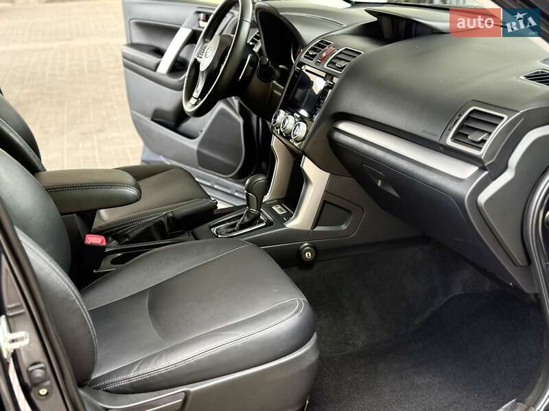 Позашляховик / Кросовер Subaru Forester 2015 в Дніпрі