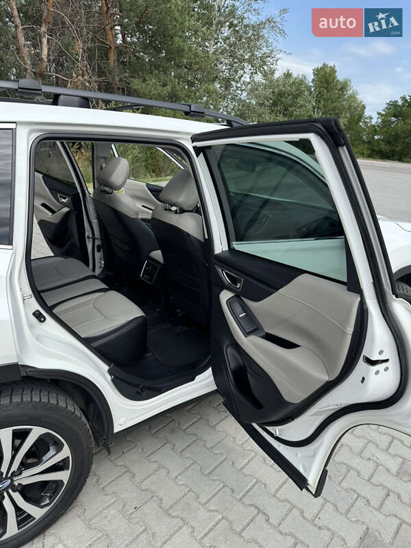 Позашляховик / Кросовер Subaru Forester 2021 в Дніпрі