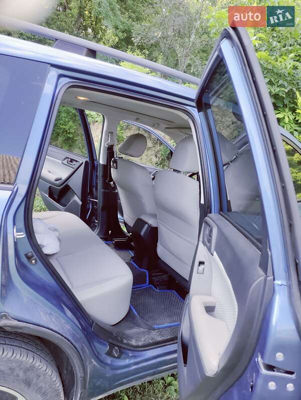 Внедорожник / Кроссовер Subaru Forester 2016 в Лубнах