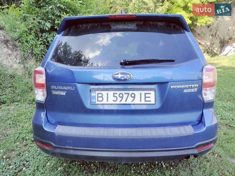 Внедорожник / Кроссовер Subaru Forester 2016 в Лубнах