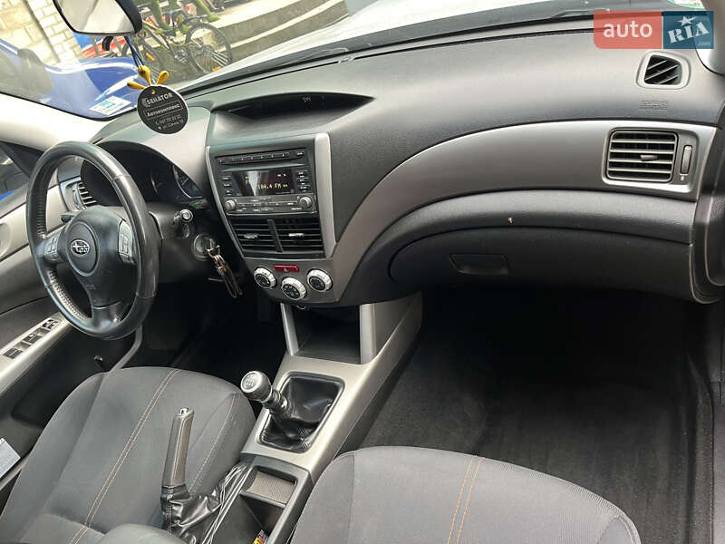 Внедорожник / Кроссовер Subaru Forester 2010 в Каменском