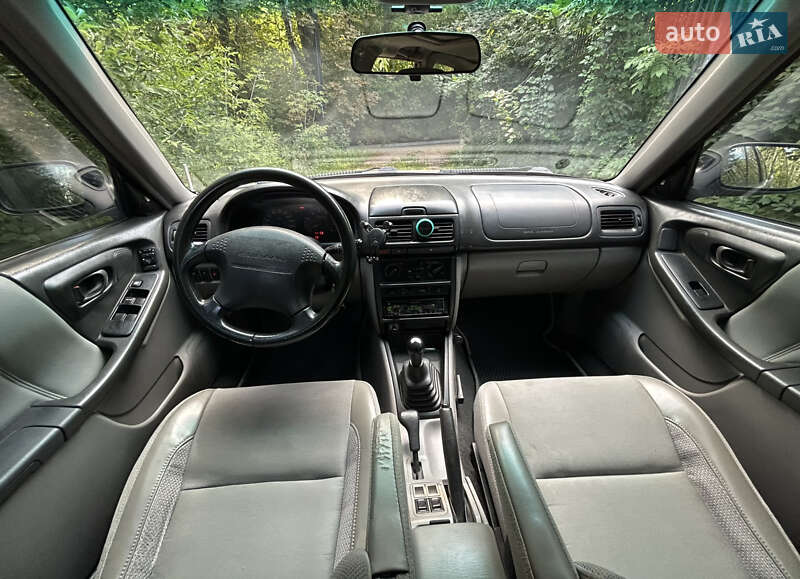 Внедорожник / Кроссовер Subaru Forester 1998 в Киеве