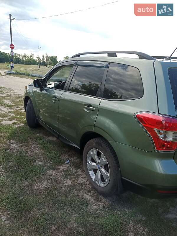 Внедорожник / Кроссовер Subaru Forester 2015 в Богодухове