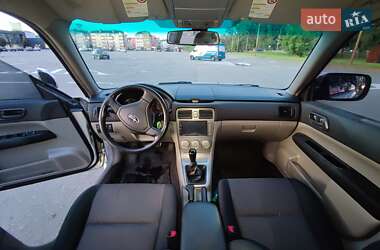 Внедорожник / Кроссовер Subaru Forester 2006 в 