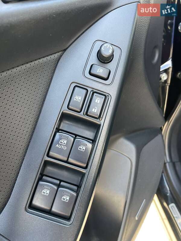 Позашляховик / Кросовер Subaru Forester 2015 в Умані