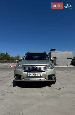 Внедорожник / Кроссовер Subaru Forester 2010 в 