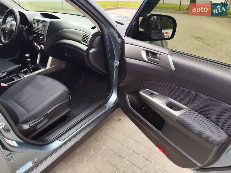 Внедорожник / Кроссовер Subaru Forester 2011 в Красилове