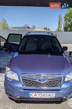 Внедорожник / Кроссовер Subaru Forester 2015 в 