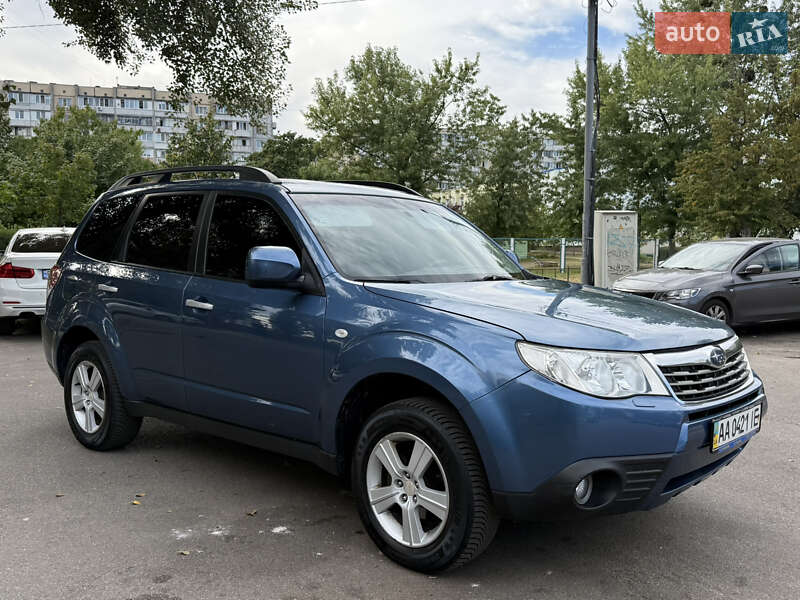Внедорожник / Кроссовер Subaru Forester 2008 в 