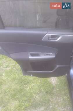 Внедорожник / Кроссовер Subaru Forester 2011 в 