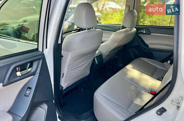 Внедорожник / Кроссовер Subaru Forester 2017 в 