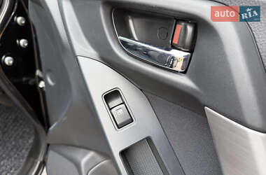 Внедорожник / Кроссовер Subaru Forester 2014 в 