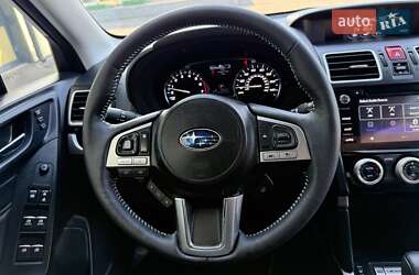 Внедорожник / Кроссовер Subaru Forester 2017 в 