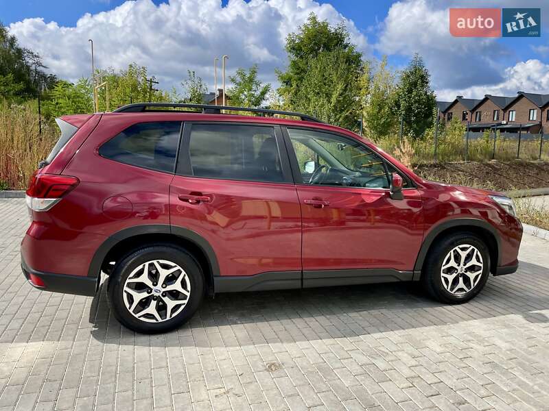 Позашляховик / Кросовер Subaru Forester 2020 в Києві