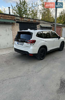 Внедорожник / Кроссовер Subaru Forester 2019 в 