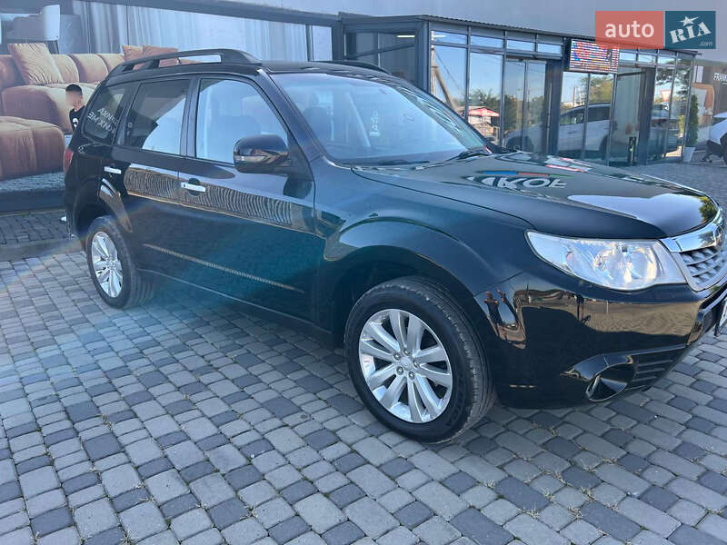 Внедорожник / Кроссовер Subaru Forester 2011 в Ивано-Франковске
