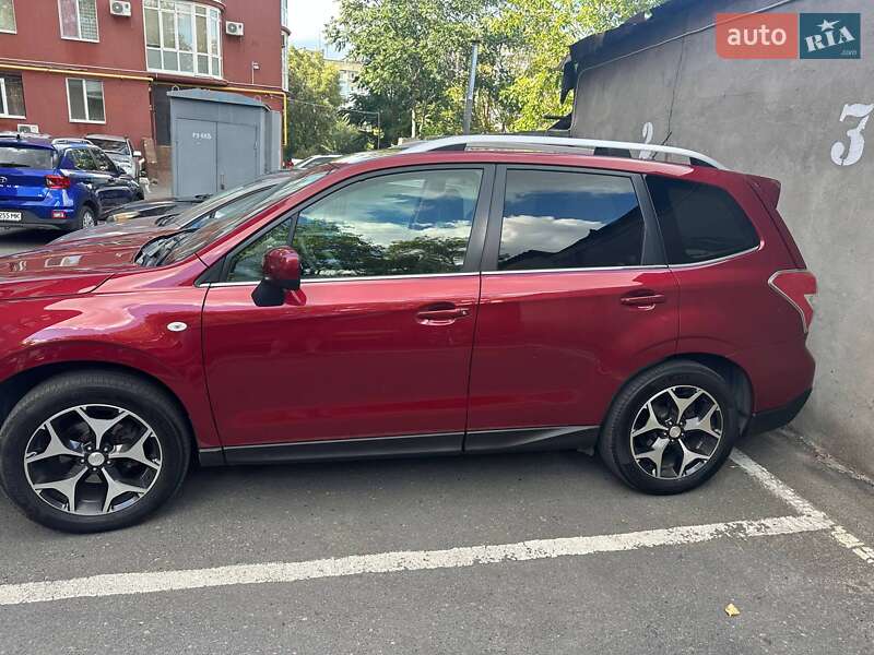Внедорожник / Кроссовер Subaru Forester 2014 в Днепре