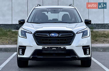 Внедорожник / Кроссовер Subaru Forester 2023 в 