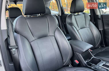Внедорожник / Кроссовер Subaru Forester 2023 в 