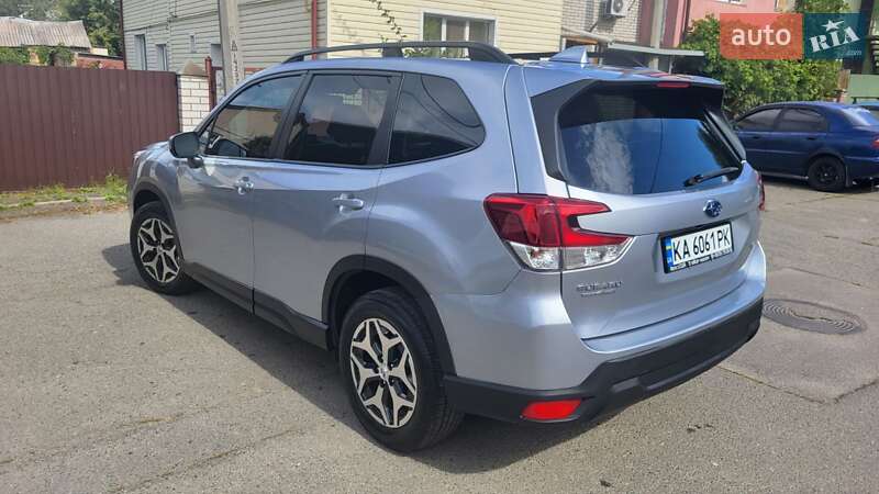 Внедорожник / Кроссовер Subaru Forester 2019 в Киеве