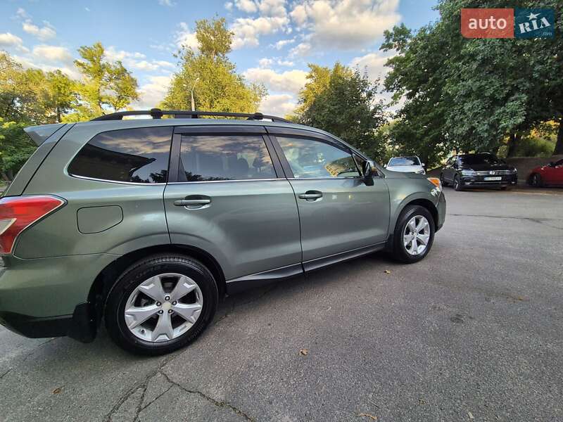 Внедорожник / Кроссовер Subaru Forester 2014 в Днепре